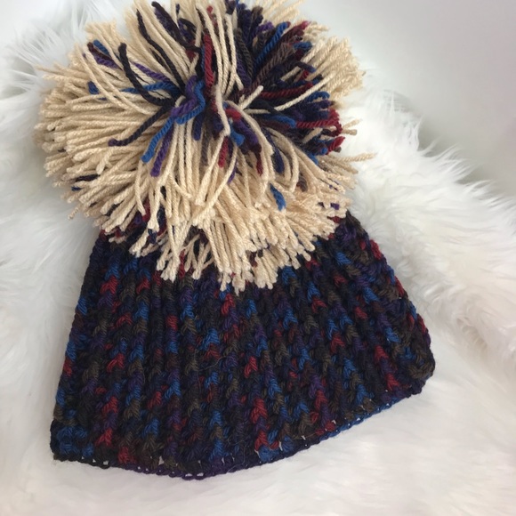 Giant PomPom Beanie - Picture 3 of 7